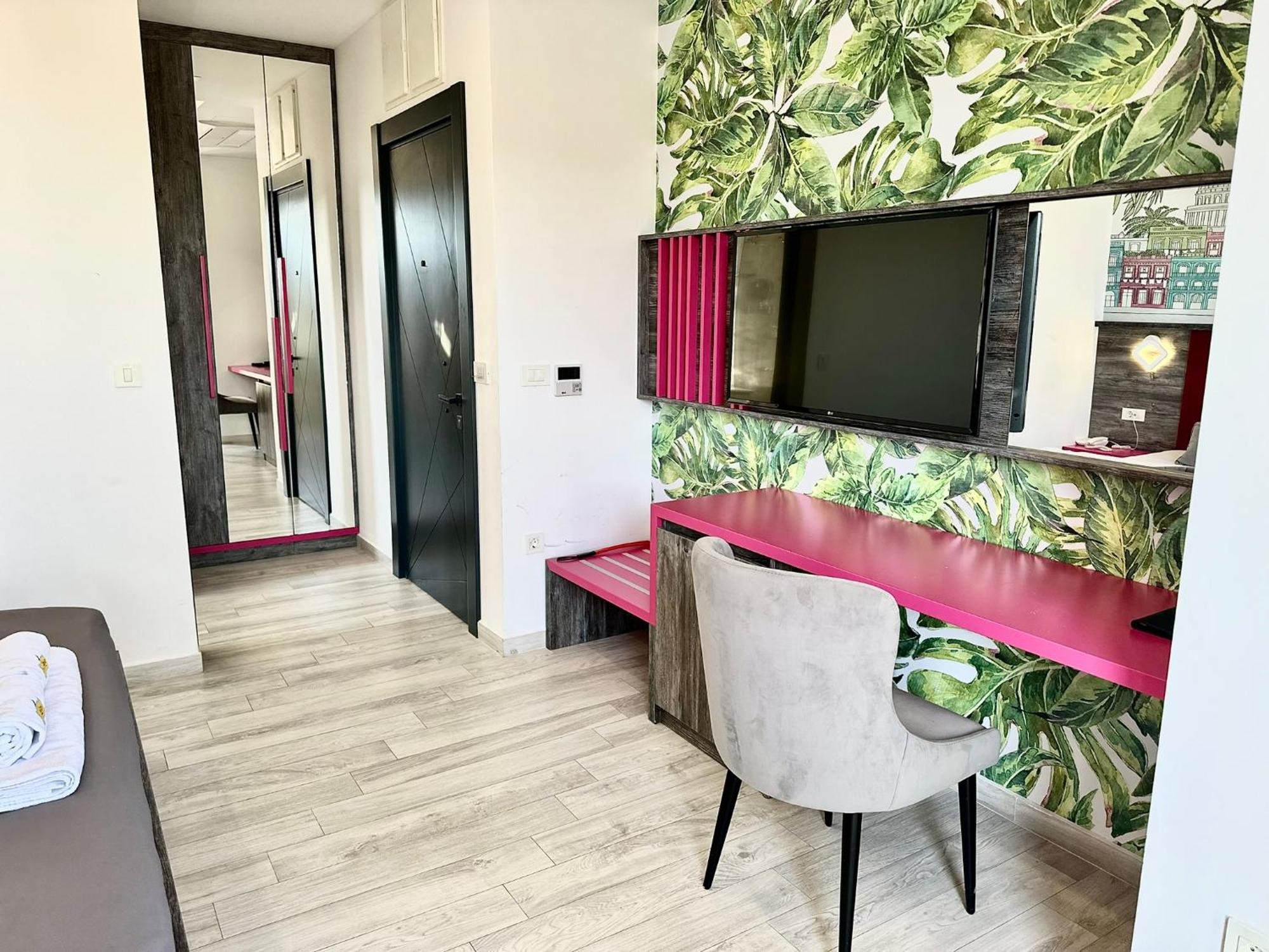 Hotel Del Medio Sutomore Eksteriør billede