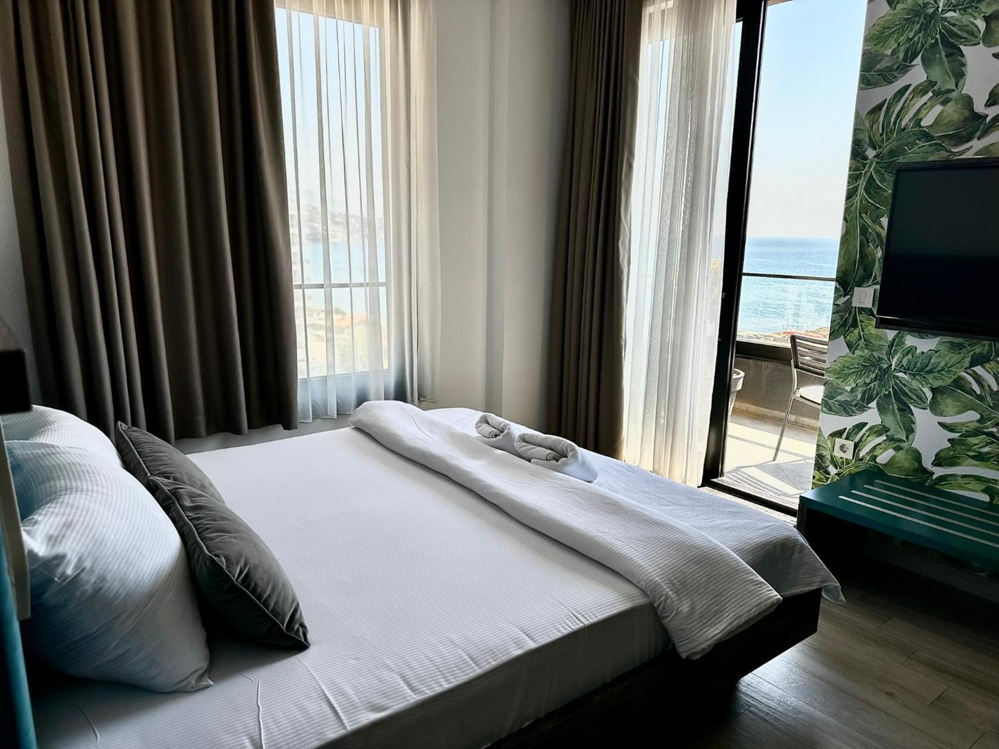 Hotel Del Medio Sutomore Eksteriør billede